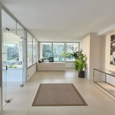 3 Bedroom Apartment Bahia De Marbella شقة