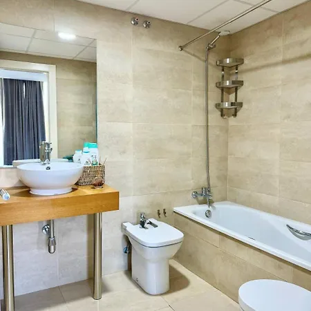3 Bedroom Apartment Bahia De Marbella ماربيا