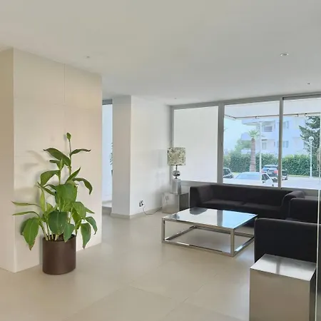 3 Bedroom Apartment Bahia De Marbella ماربيا